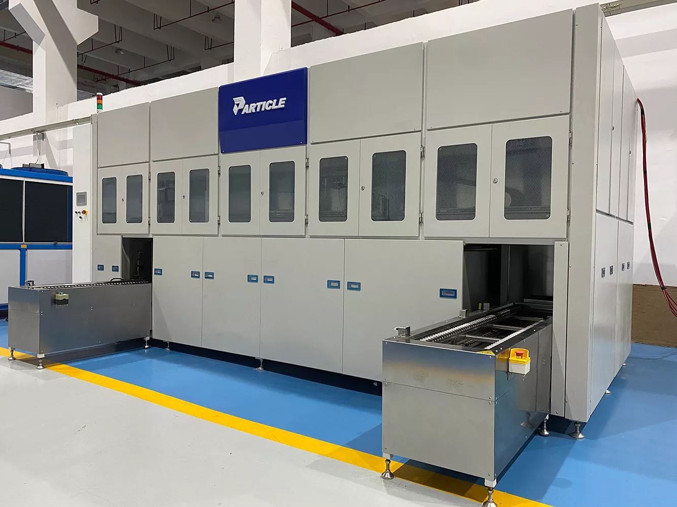 Automatic multi-tank vacuum solvent cleaning solution